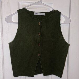 Green sleeveless tank top